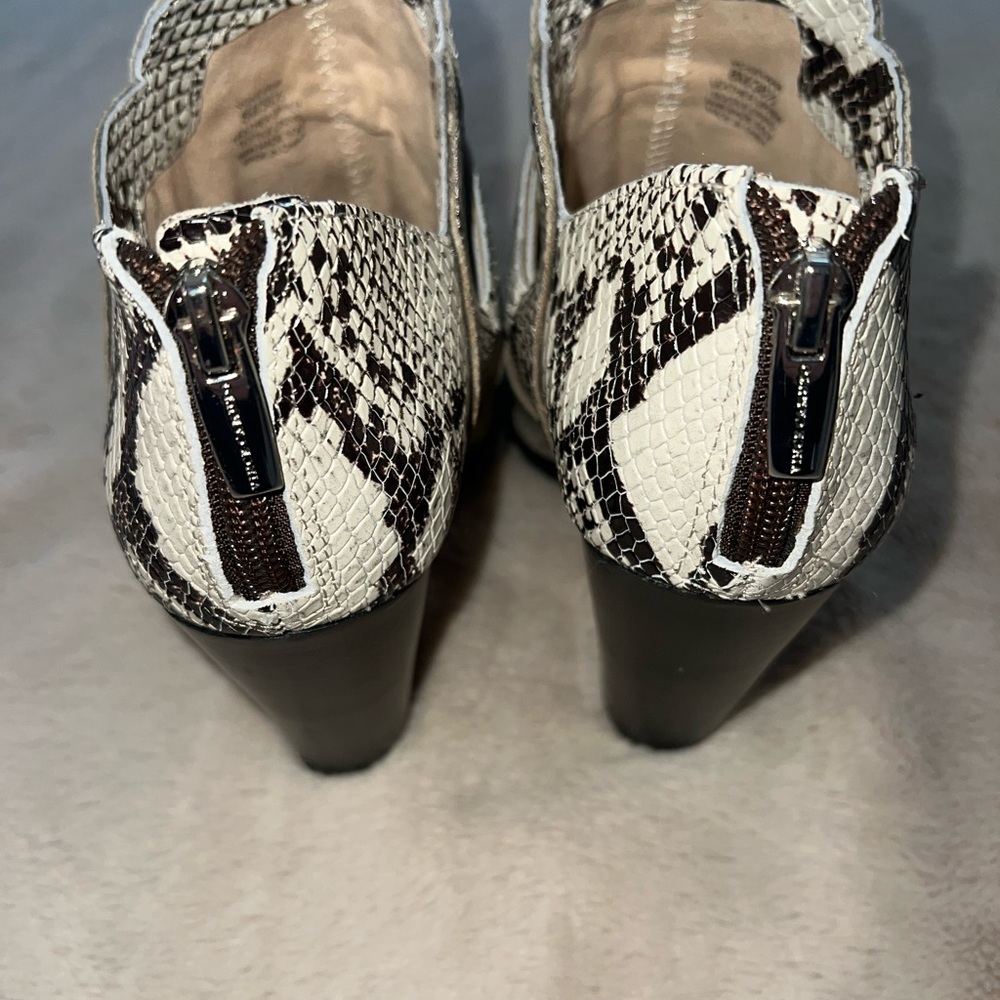 Vince Camuto Boots Size 8 Western - Picture 11 of 11